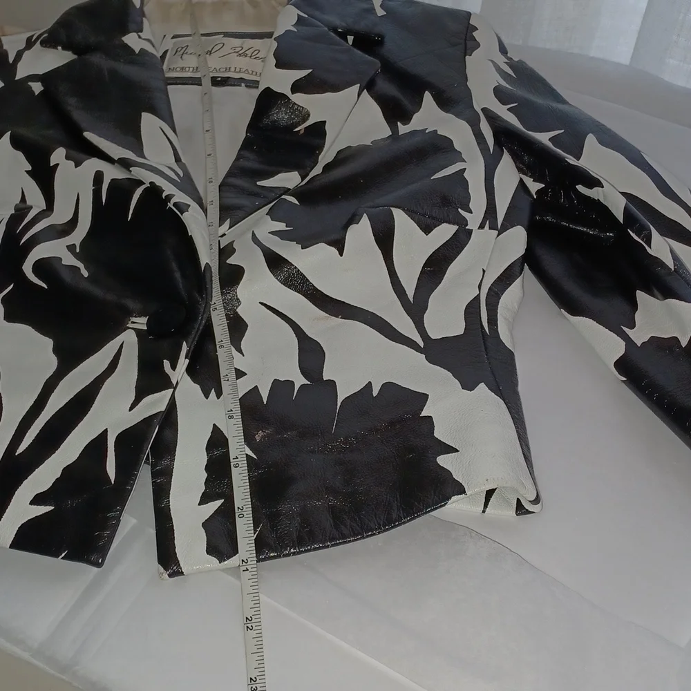 LEATHER MICHAEL HOBAN NORTH BEACH 2PC SET GORGEOUS  JACKET/SKIRT - Picture 17 of 17
